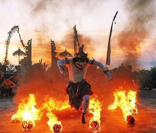 pura luhur kecak dance