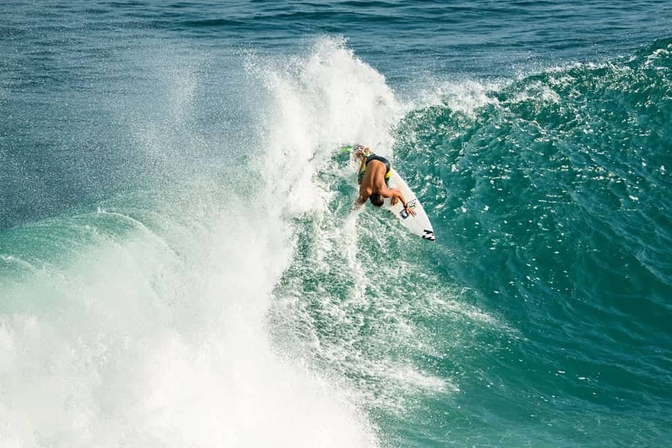 Uluwatu wave 3